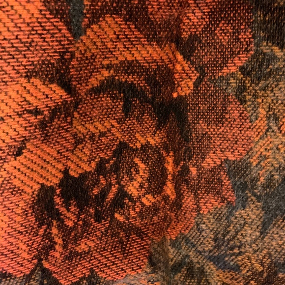 RARE Veneto Shawl Wrap in Floral Print, BRAND NEW - Picture 3 of 3